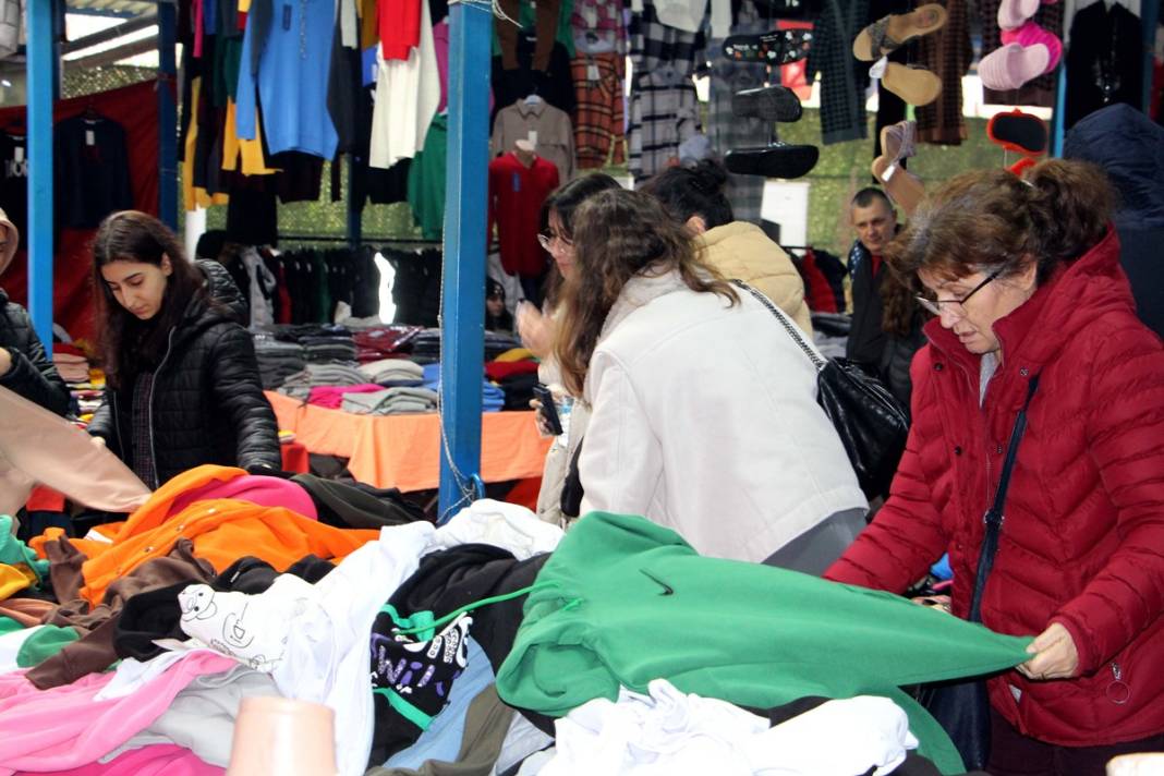 Edirne esnafı Bulgar müşterilerinde memnun: Gördükleri her şeyi satın alıyorlar 14
